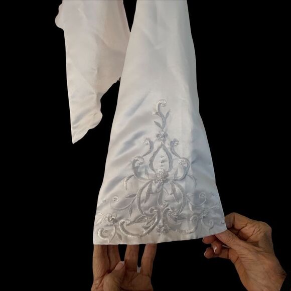 White/Ivory Elegant Wedding Gown Blend of Silk & Satin size 10 - Picture 8 of 16